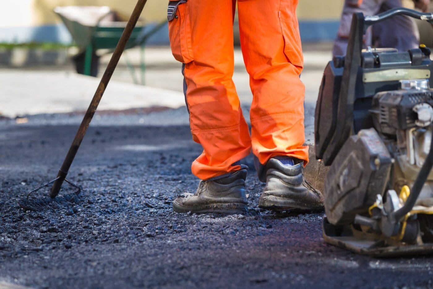 asphalt cracks sealed in pavement in Miami